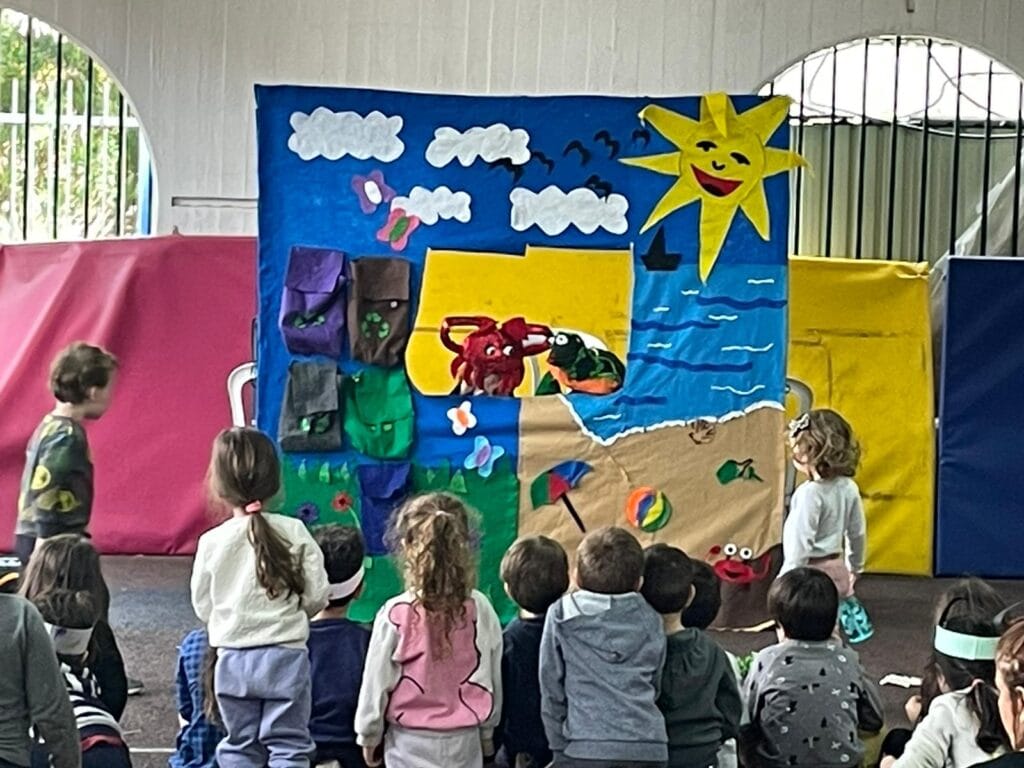 הצגת ילדים על מחזור ואחריות סביבתית