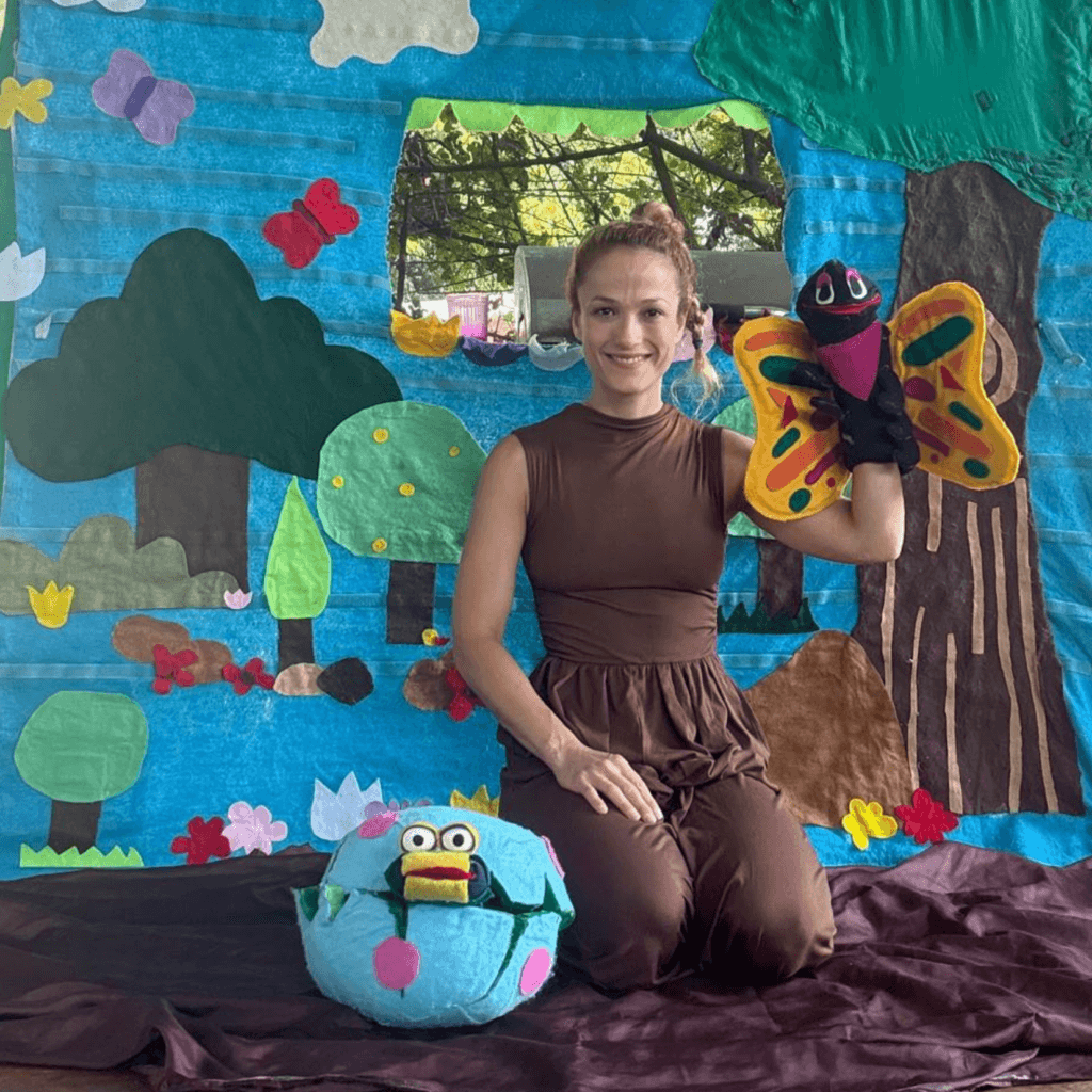 הצגת זחל של תיאטרון חבובל'ה שינוי, צמיחה וסקרנות בטבע לפעוטות