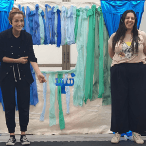 שיר ואושרת בהצגה לכבוד החנוכה