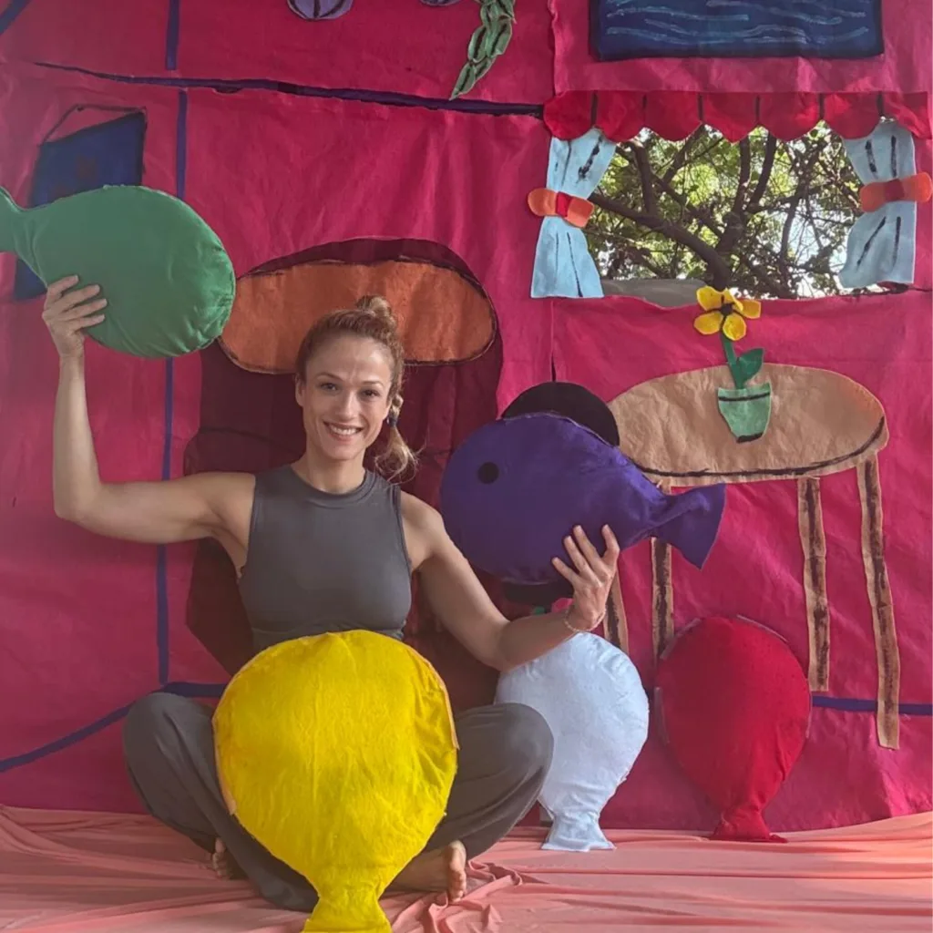 הצגת בלונים זה כיף של חבובל'ה דמיון, צבעים ויצירה באוויר לילדים בגיל הרך