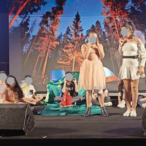 הצגות תיאטרון של חבובל'ה- ילדים על הבמה