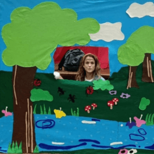 שיר בונה תפאורה