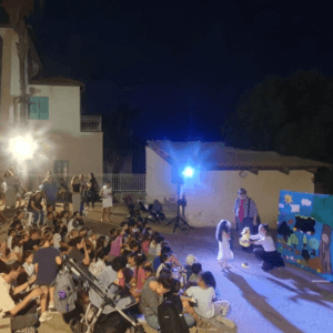 הצגה משולבת תיאטרון קרוב וחבובל'ה בפסיבל, הברווזון המכוער